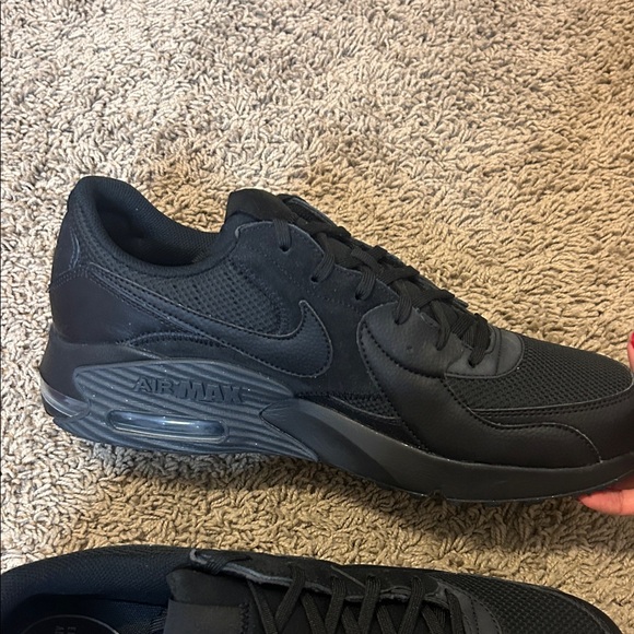 Nike Air Max Excee Men's All-Black Sneakers - Picture 5 of 10